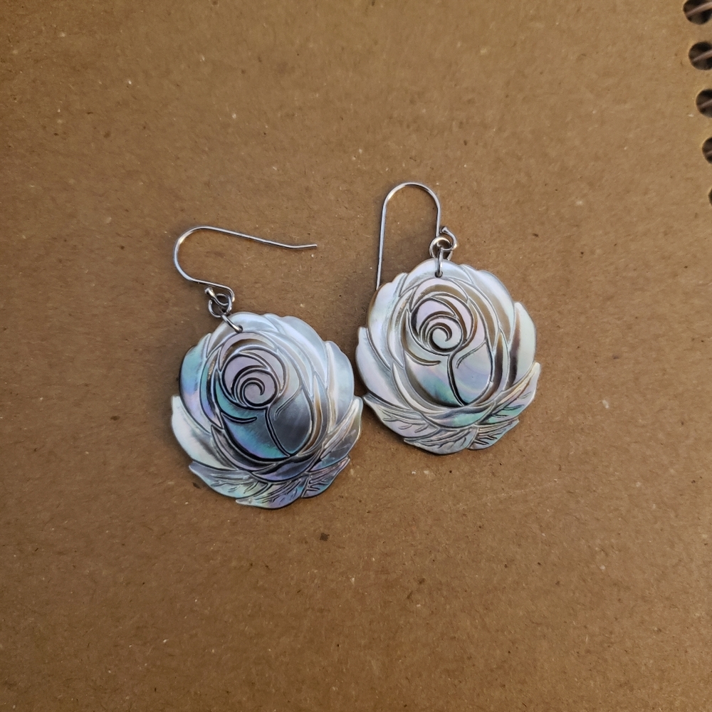 NWOT Mother of Pearl Earrings